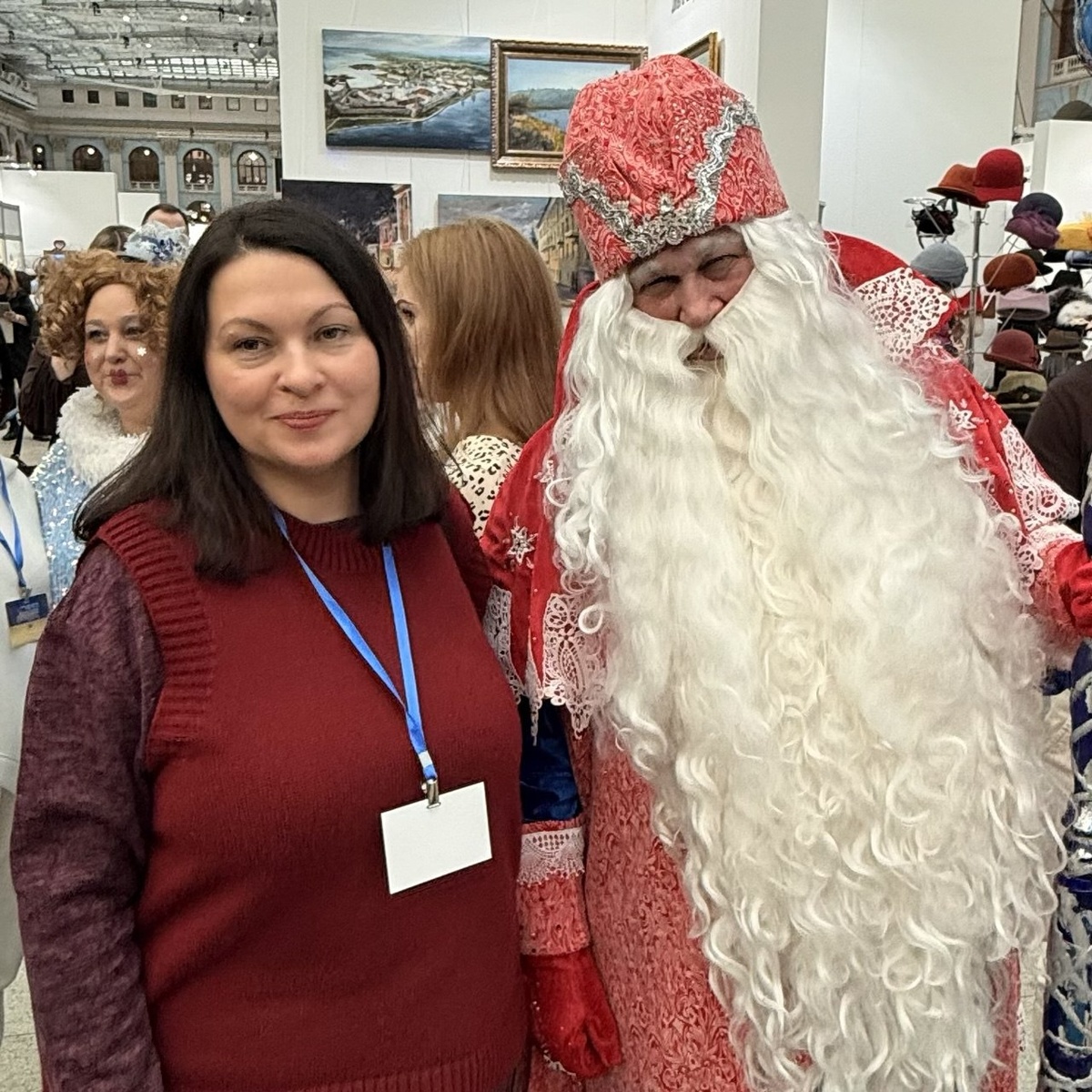 Заодно сделала фото с Дедом Морозом - первое у меня за эти праздники