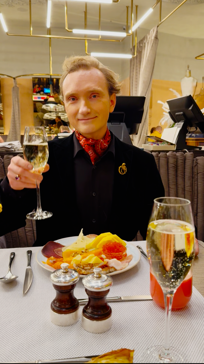 Георгий Гранкорд. Основатель маркалинизма, доктор философских наук. The Carlton.