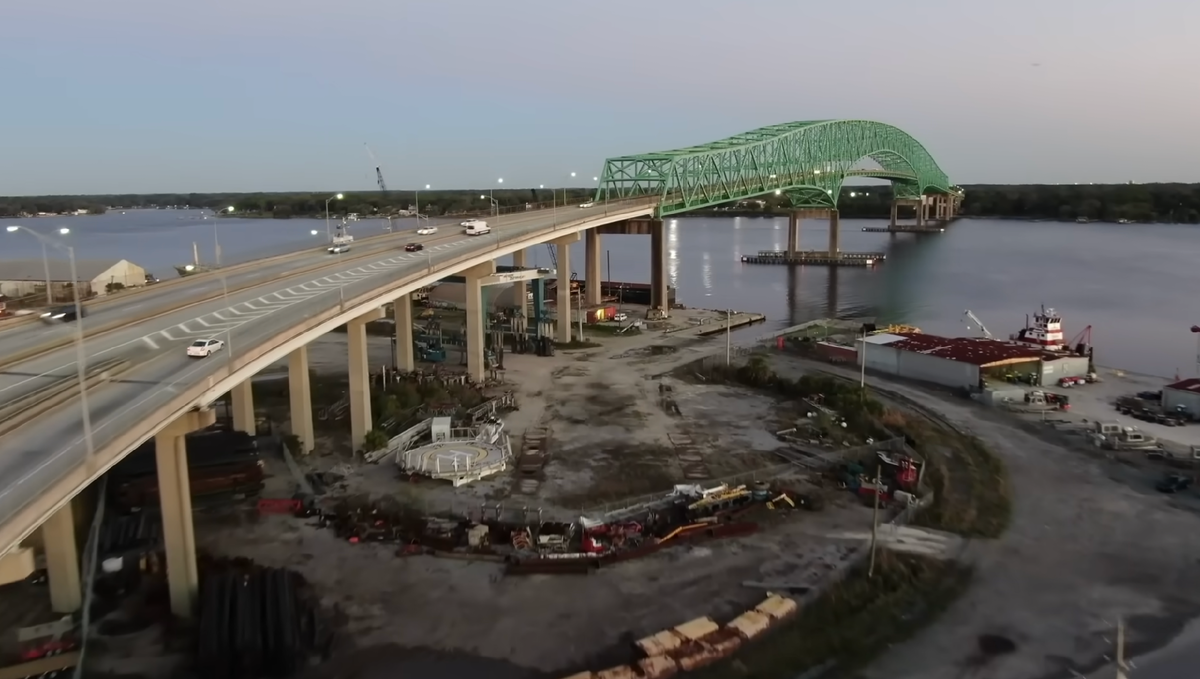 Зеленый гигант, мост Грин-Харт