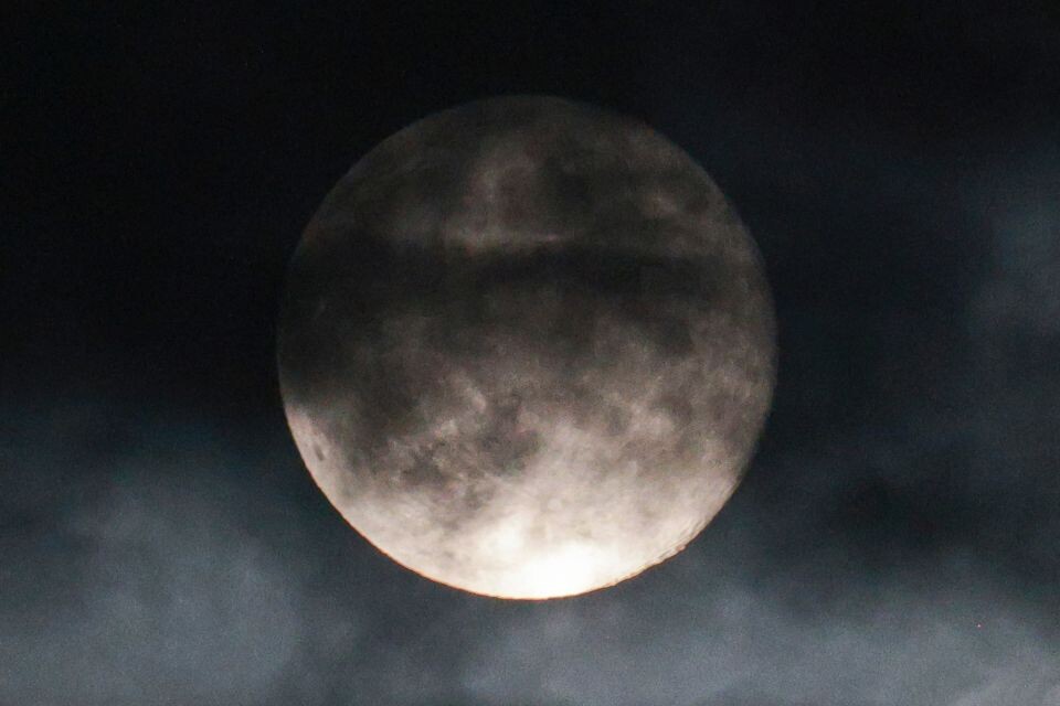    Бобровая Луна, полнолуние. Источник: Олег Укладов