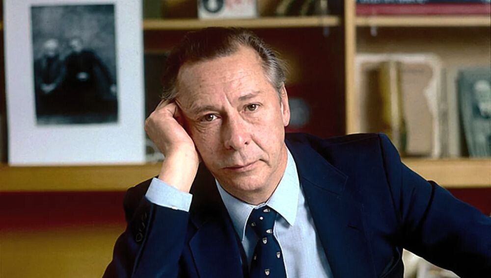 Училась Виктория у Олега Ефремова