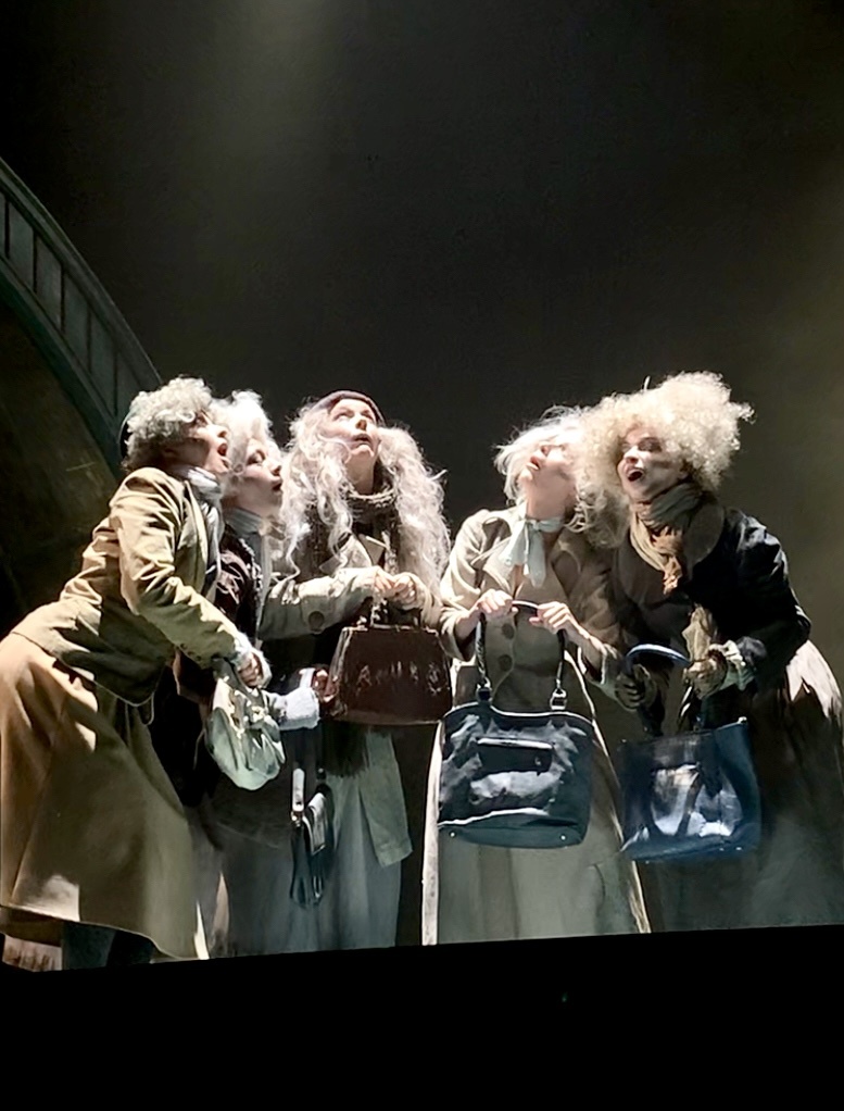 Подружки -ровесницы Ларисы. 