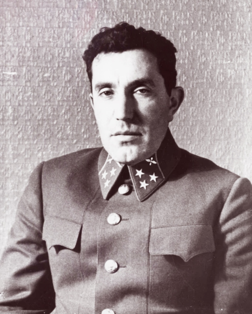  Советский военачальник, лётчик, генерал-лейтенант авиации. Яков Владимирович Смушкевич 