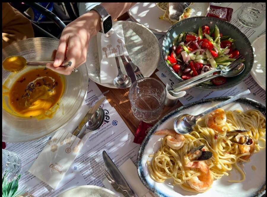 Греческий ужин в Афинах. Фото автора канала