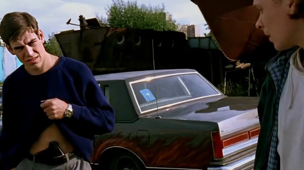 Символ успеха: машина, которая выделялась в сером потоке московских улиц так же, как и её хозяева.