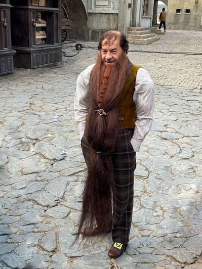 Фёдор Бондарчук играет роль Карабаса-Барабаса в фильме «Буратино» (премьера 1 января 2026 г.), описывая своего персонажа как «трагического» и нереализованного артиста.