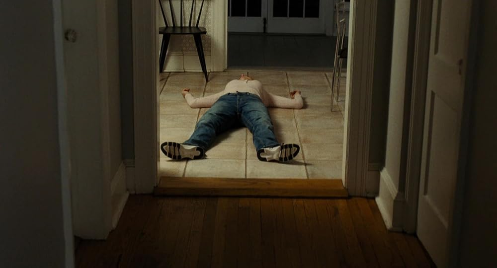 Кадр из фильма The Girl on the Train. Режиссер: Тейт Тейлор. Производство: Amblin Entertainment, DreamWorks SKG, Marc Platt Productions, Reliance Entertainment, Storyteller Distribution. Прокат: UPI