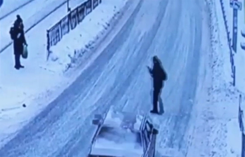 В Екатеринбурге сбили 13-летнего мальчика на пешеходном переходе