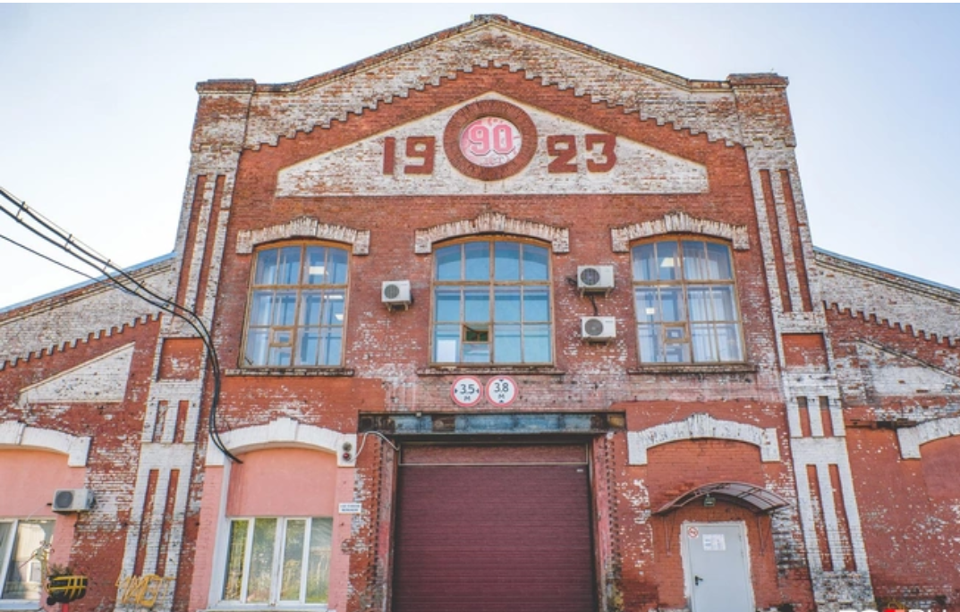 Одно из зданий ЧМЗ раннесоветского периода 