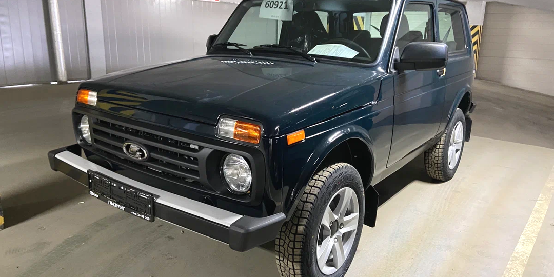 Цены на Ниву упали до 950 тысяч рублей. Поехал в салон — вот что мне предложили