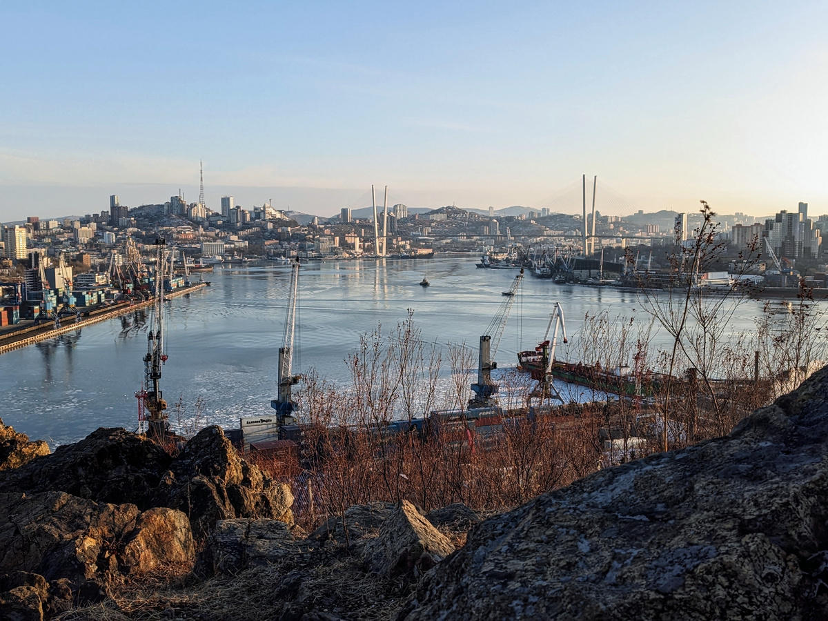 Вид на Золотой Рог утром первого февраля. 