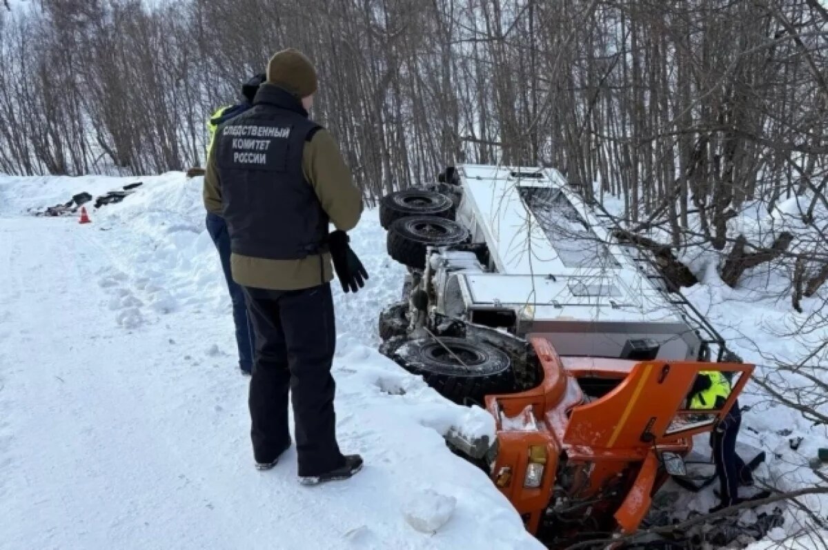    Пострадавшие в ДТП с вахтовкой рабочие остаются в больнице на Камчатке