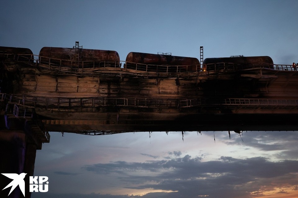    В ночь на 17 июля 2023 года Крымский мост атаковали два украинских надводных беспилотника. Виталий ТИМКИВ