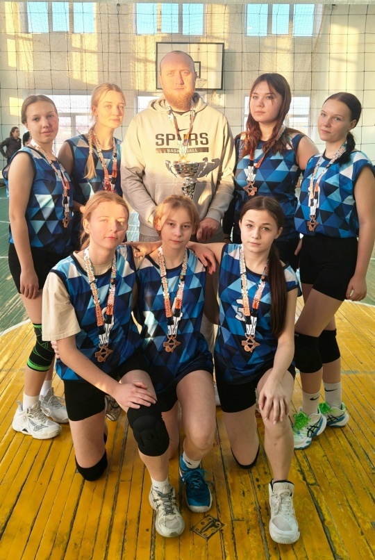    Команда спортивной школы «Олимпик» города Зверево "Наша газета"