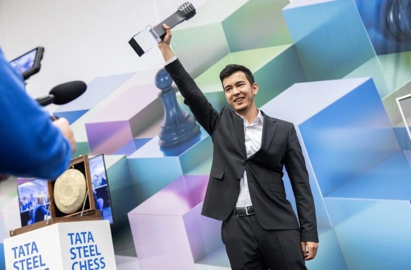 Победитель Tata Steel Masters 2026 года гроссмейстер Нодирбек АБДУСАТТОРОВ.