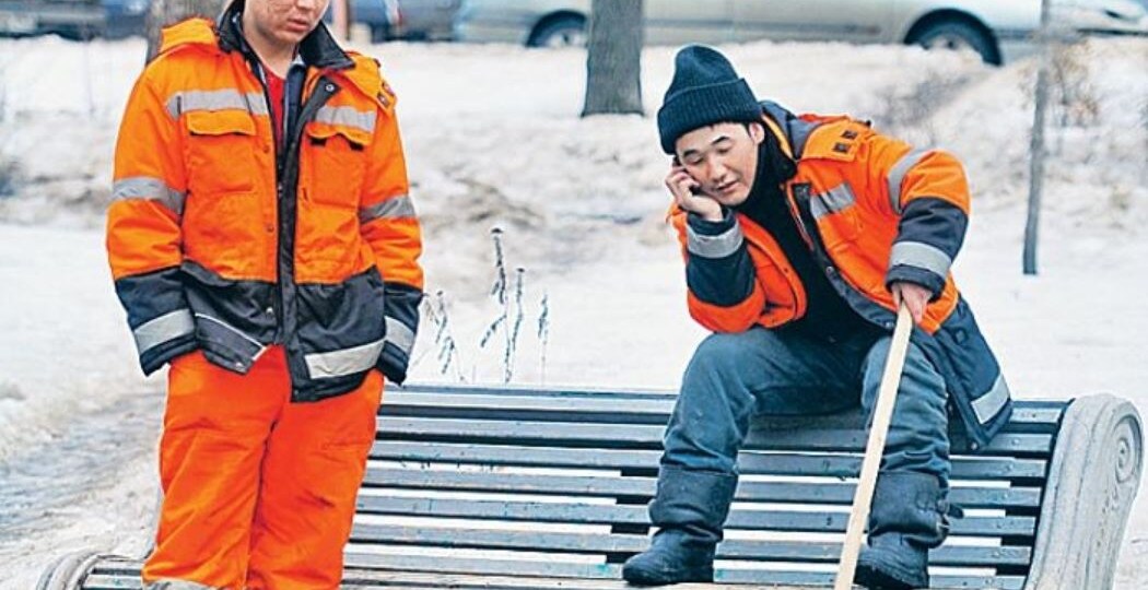 Мигрантам 100 тысяч рублей мало? В Питере они не идут в дворники за такую зарплату