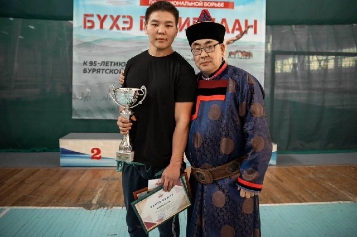    Живого барана вручили сильнейшему студенту в Улан-Удэ