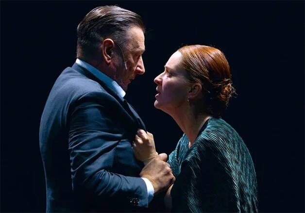    ВИКТОРИЯ ТУРКИНА, ПРЕДОСТАВЛЕНО ТЕАТРОМ «ШАЛОМ»: Родители (Дмитрий Цурский и Ксения Роменкова) в ужасе от ощущения своего полнейшего краха