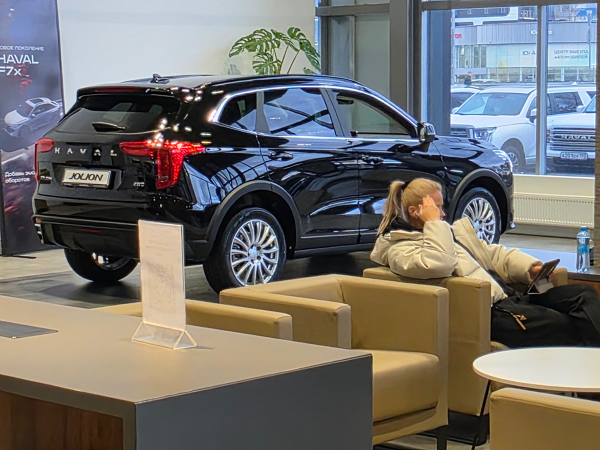 Банки требуют 2-НДФЛ, цены взлетели: почему в 2026-м купить новую машину стало почти нереально. Честный разбор