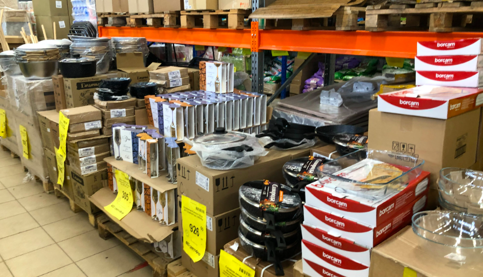 В СВЕТОФОР И ФИКС ПРАЙС - большой завоз, в обзоре товары для дома и кухни. А также товары для организации хранения и продукты