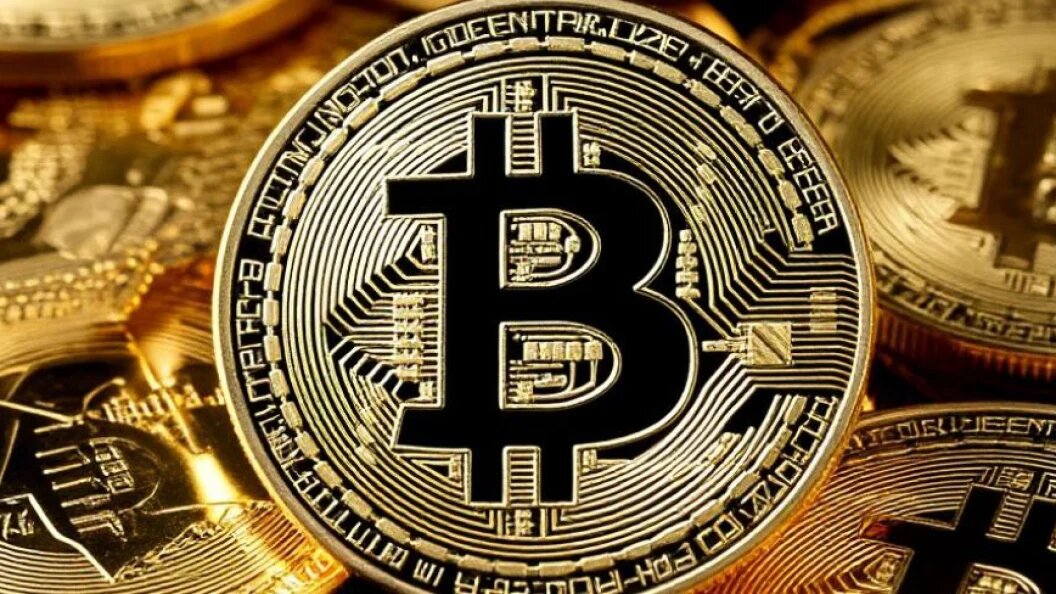    Биткойн достиг минимума с апреля 2025 года. Коллаж Царьграда