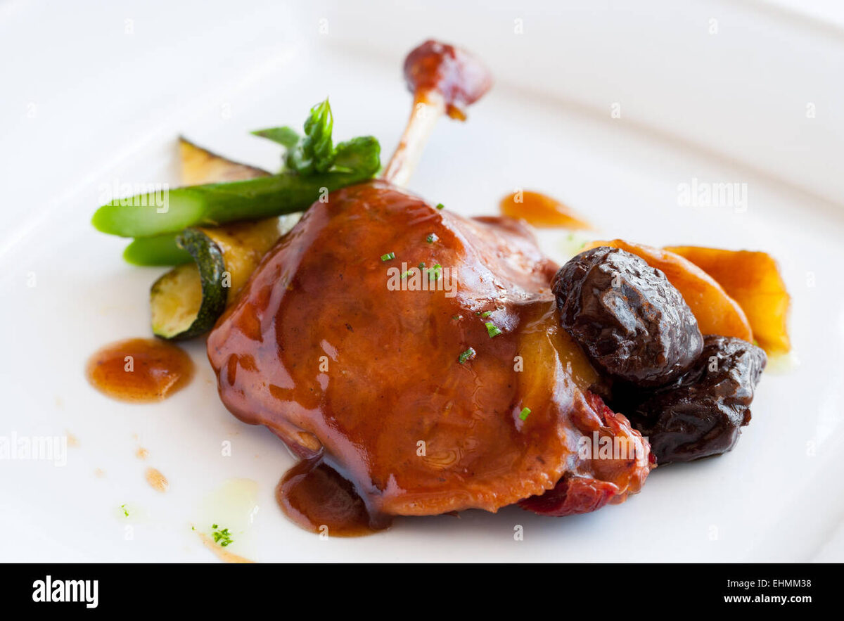    Утиная грудка с морошкой и бальзамиком — секрет шеф-повара из Петербурга