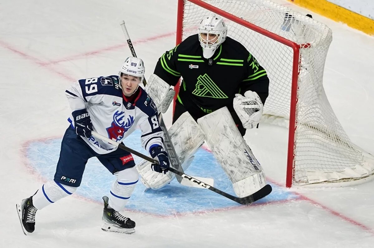    Форвард Игорь Гераськин (на фото слева) приехал в Нижний Новгород в обмен на вратаря Ивана Кульбакова.