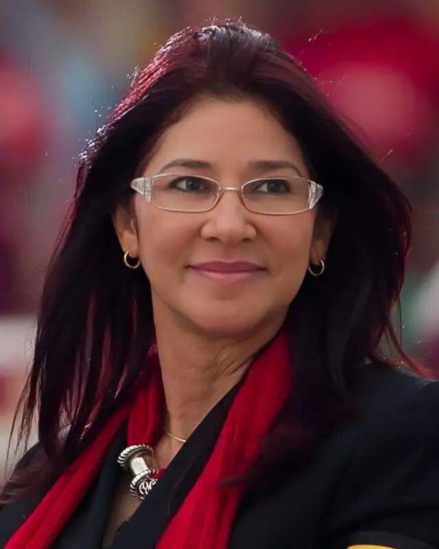 Силия Флорес.