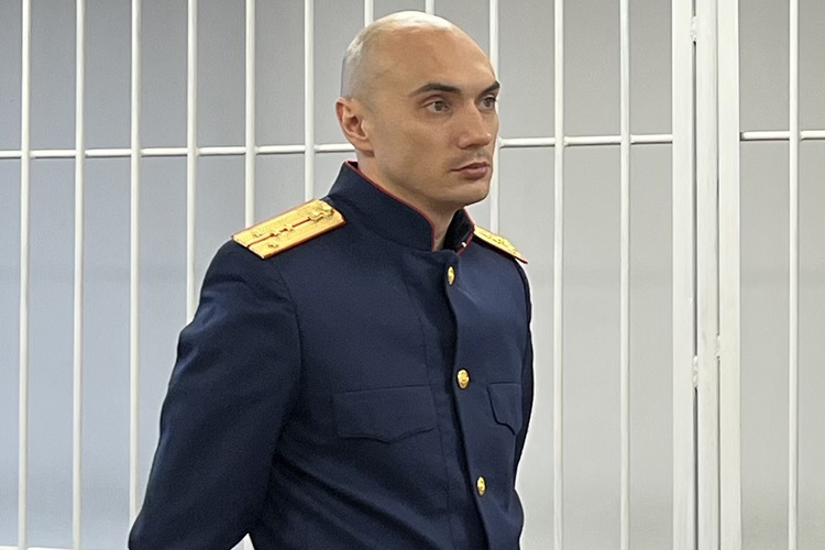    С требованием продлить арест экс-мэру обратился следователь по особо важным делам 6-го отдела СУ СКР по РТ Марат Хадеев