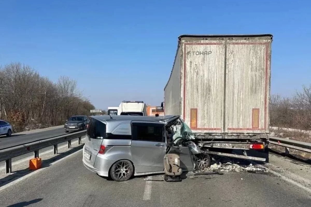    Пассажирка Honda Freed Spike погибла в ДТП с фурой под Владивостоком