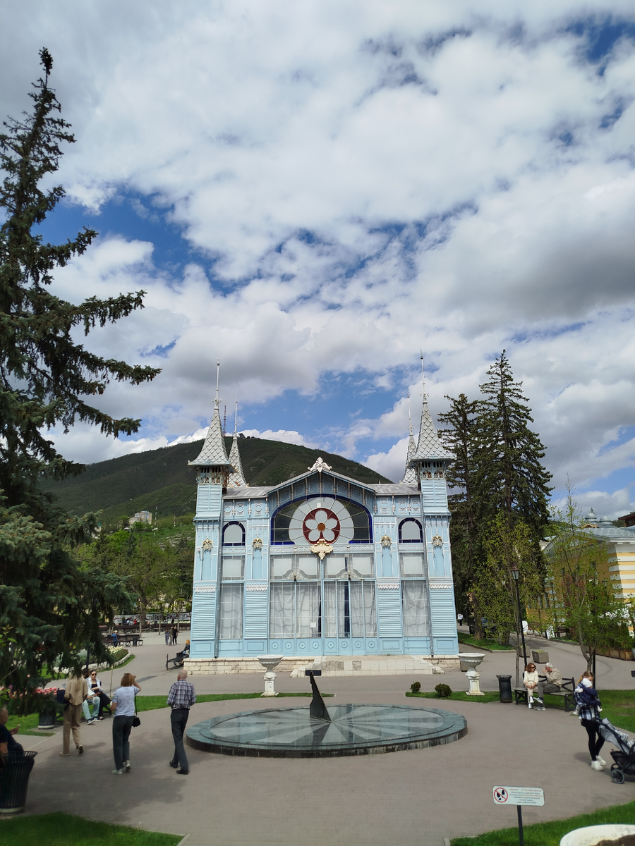 Солнечные часы. Фото автора.