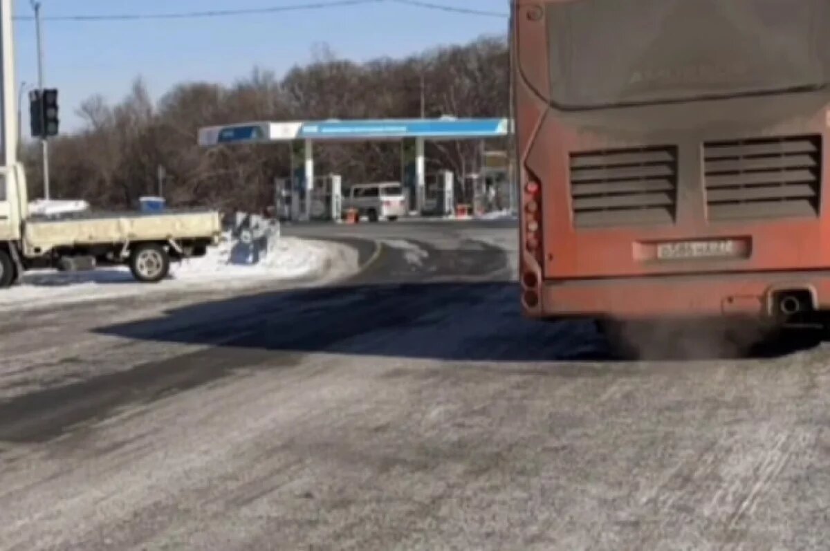    В Хабаровске 10-летняя девочка попала под автобус и была госпитализирована