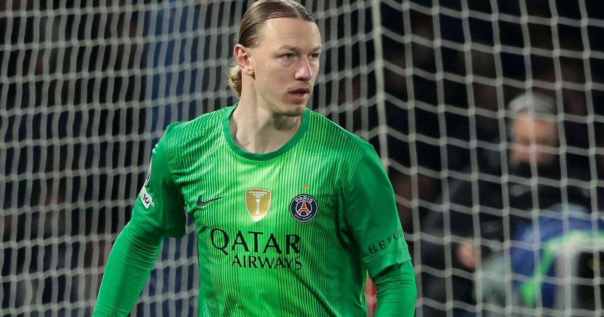 Матвей Сафонов стал грозой соперников во время их попыток реализовать пенальти. 