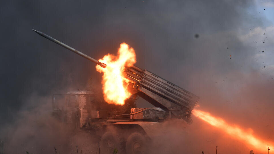     Российские военные уничтожили два состава с боевиками ВСУ у станции Конотоп РИА Новости