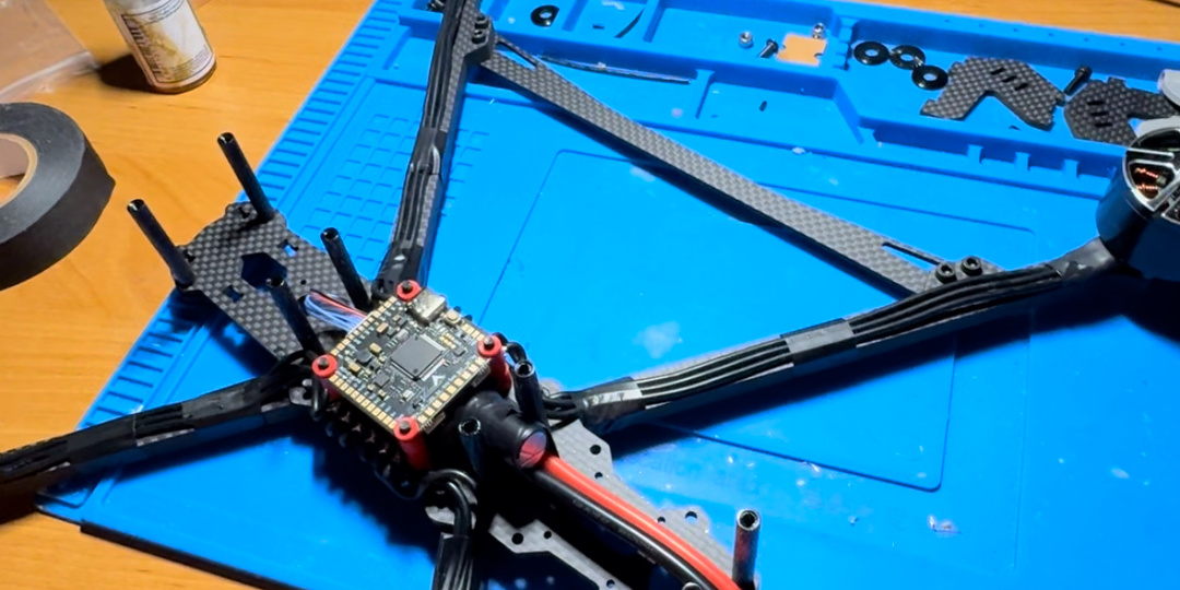 Сборка FPV дрона 10’