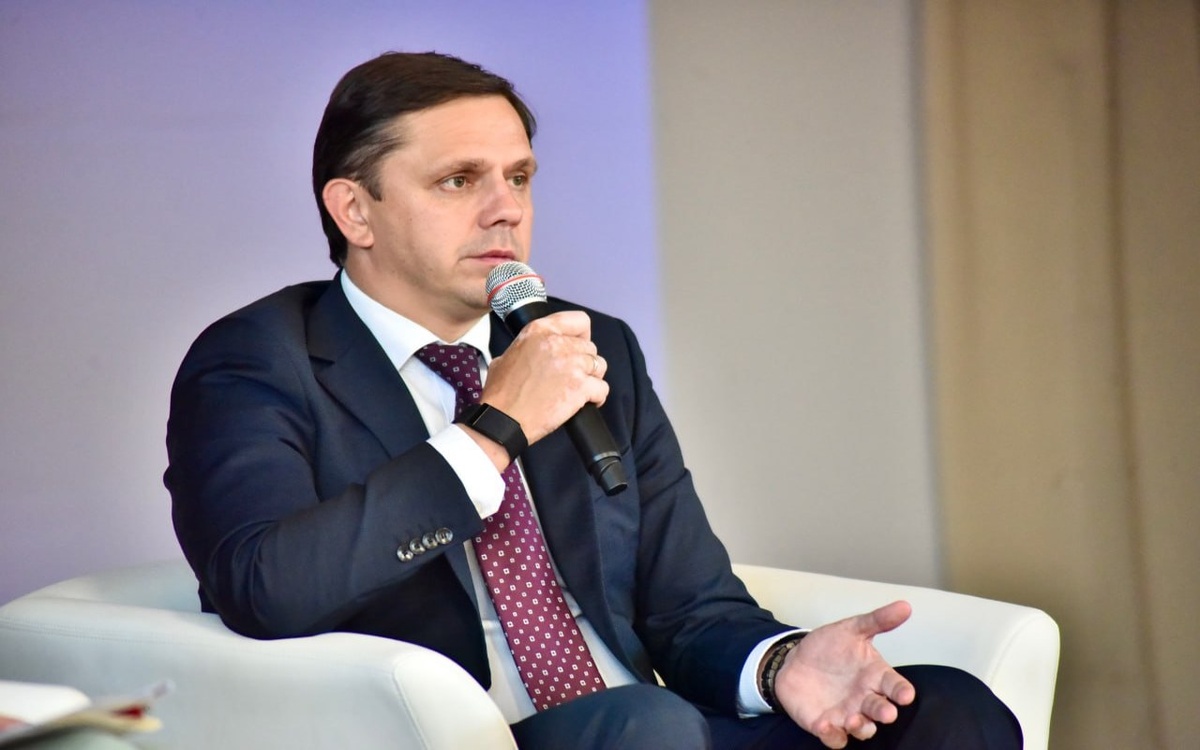    Орловский губернатор от КПРФ Клычков продвигает муниципальную реформу, которую партия официально критикует фото: телеграм-канал Андрея Клычкова