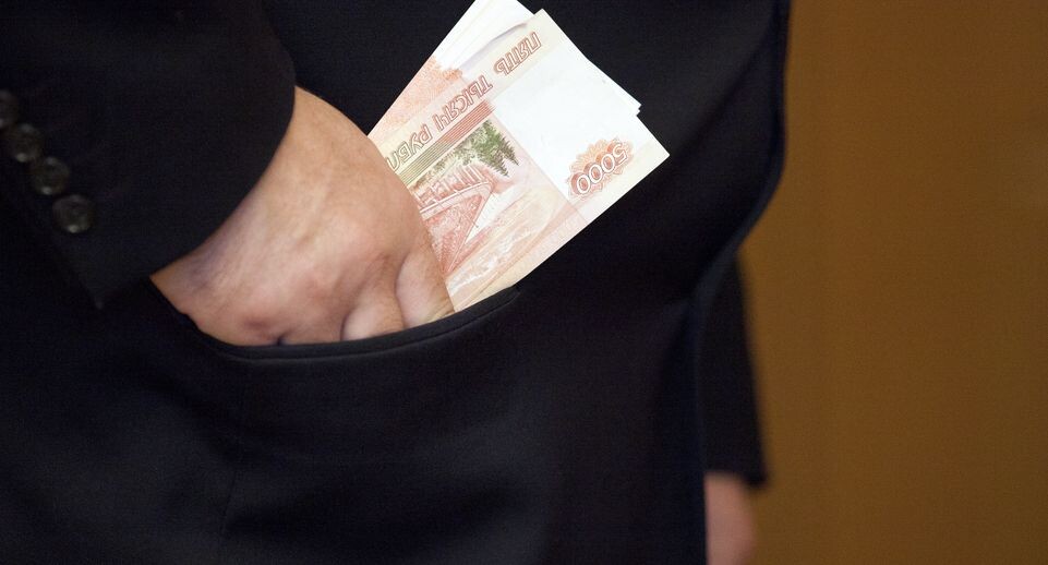 Чиновник в Югре попался на крупной взятке в четверть миллиона