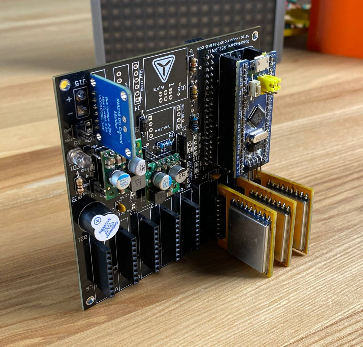 Источник: https://rdmfpv.ru/product/%d0%b7%d0%b0%d1%81%d0%b5%d1%87%d0%ba%d0%b0-rotorhazard/