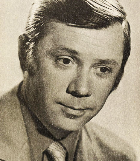 Олег Анофриев: поющий актёр - играющий певец.