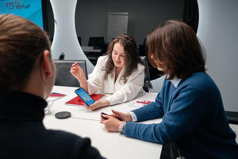    Фото пресс-службы УБРиР / Сотрудники банка