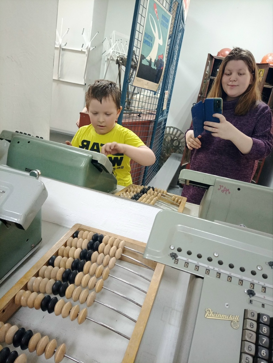 2024 год,  с сыном в музее ..