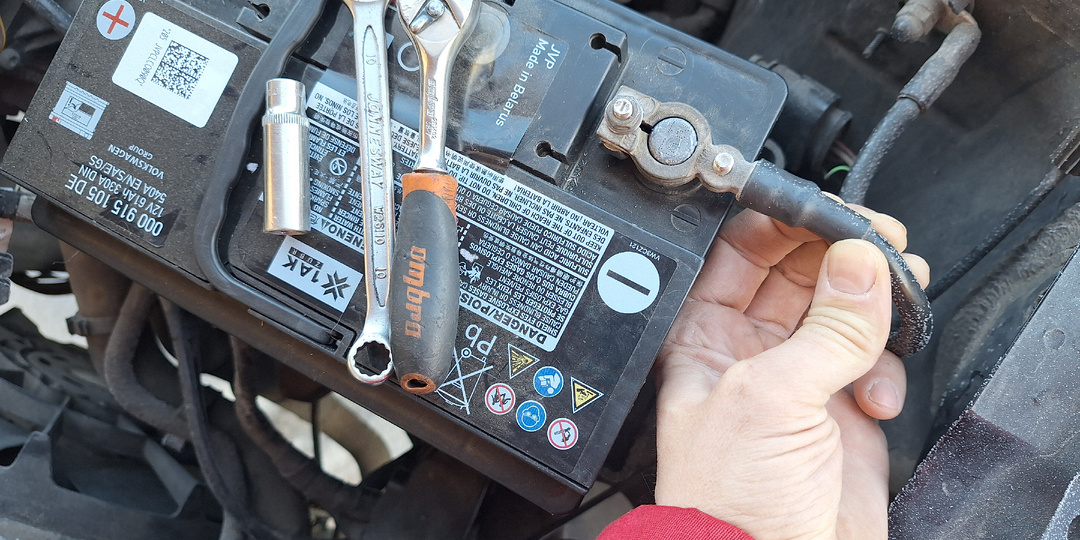 Почему аккумулятор нельзя прятать от мороза на ночь в квартиру? Отвечает автоэлектрик со стажем