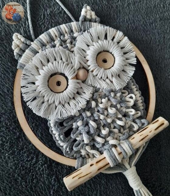 Почему то все вяжут сов. Почему их любят? Потому что просто их вязать? Я не люблю их. Они весели раньше почти у всех в прихожей