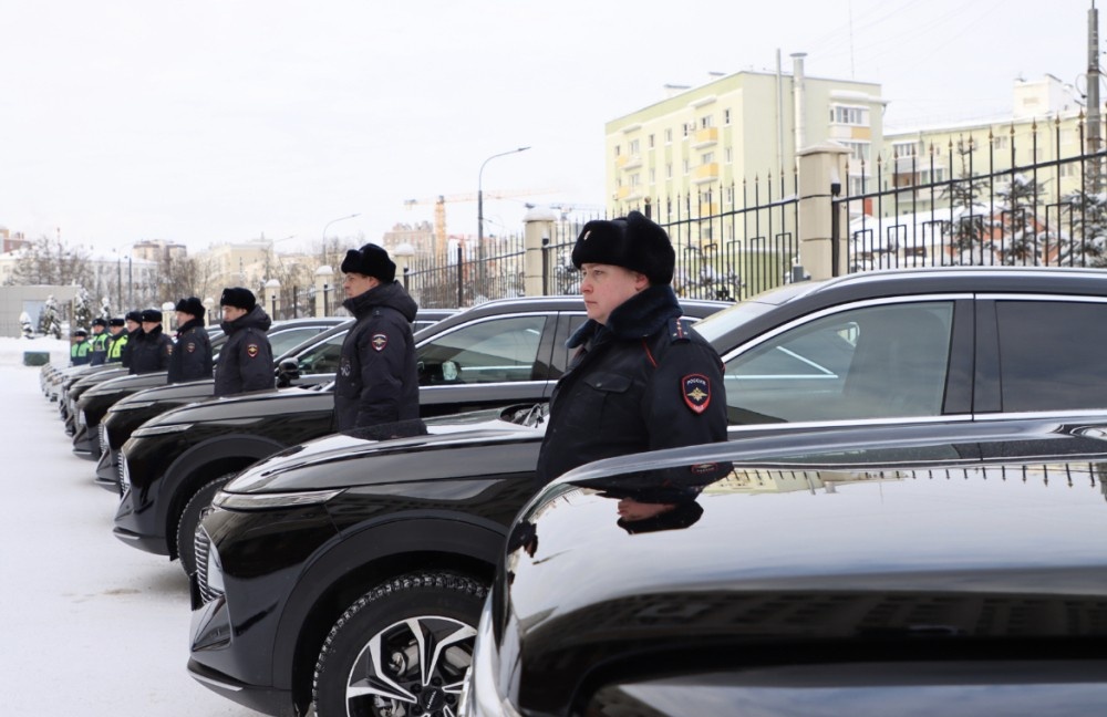    Нижегородским полицейским передали 29 новых служебных авто