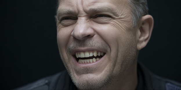 Почему вы смеётесь над чужими неудачами, и что это говорит о вашей тёмной стороне