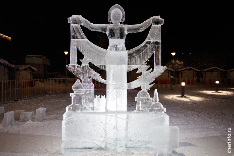    Голосование за приз зрительских симпатий проходит в группе фестиваля ледяных скульптур. Череповчанам предлагается выбрать одну из 13 работ.