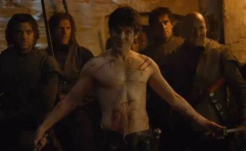 Голый Рамси всех режет