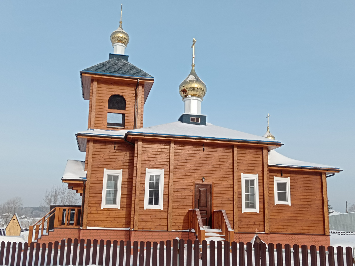 Церковь в соседней деревне