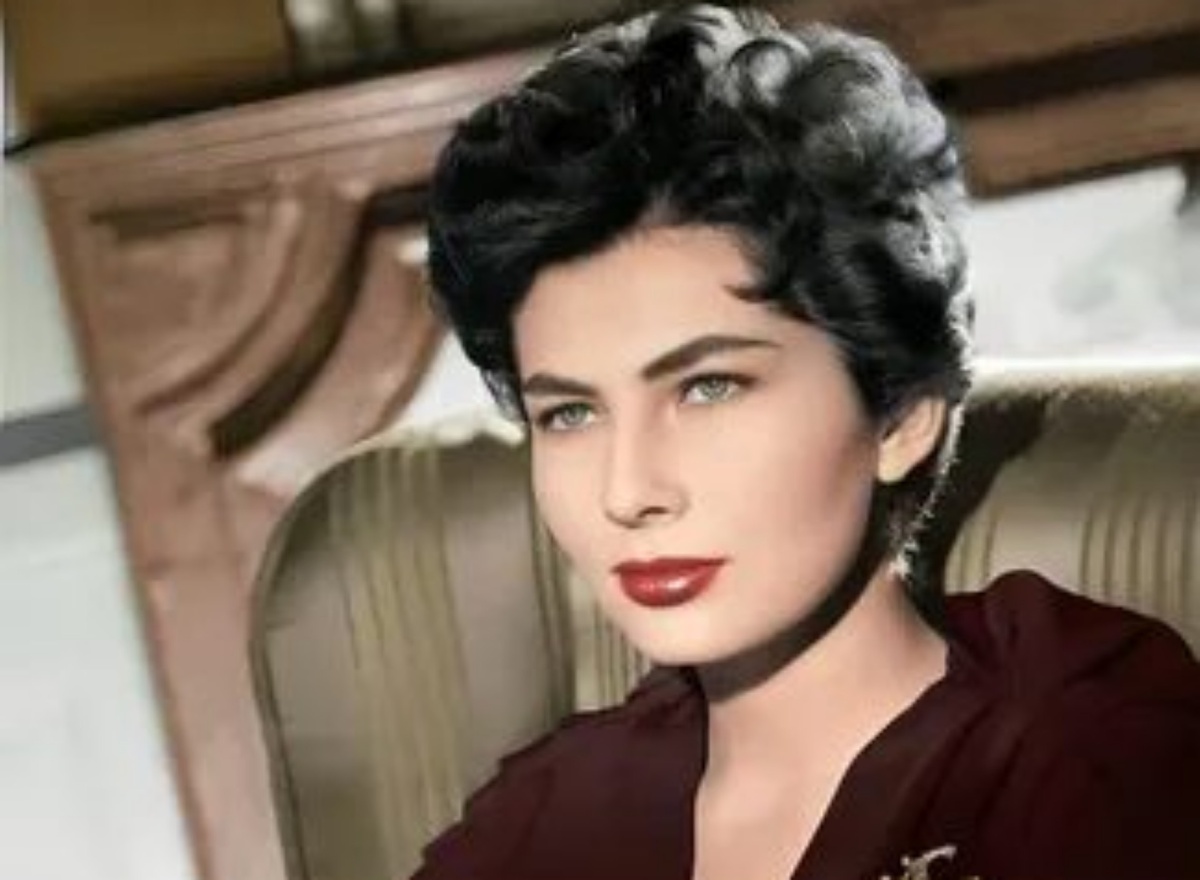 Европейская свобода и восточная тайна». Именно этот взгляд изумрудных глаз заставил правителя Ирана забыть о протоколе и поцеловать простолюдинку на первой же встрече.