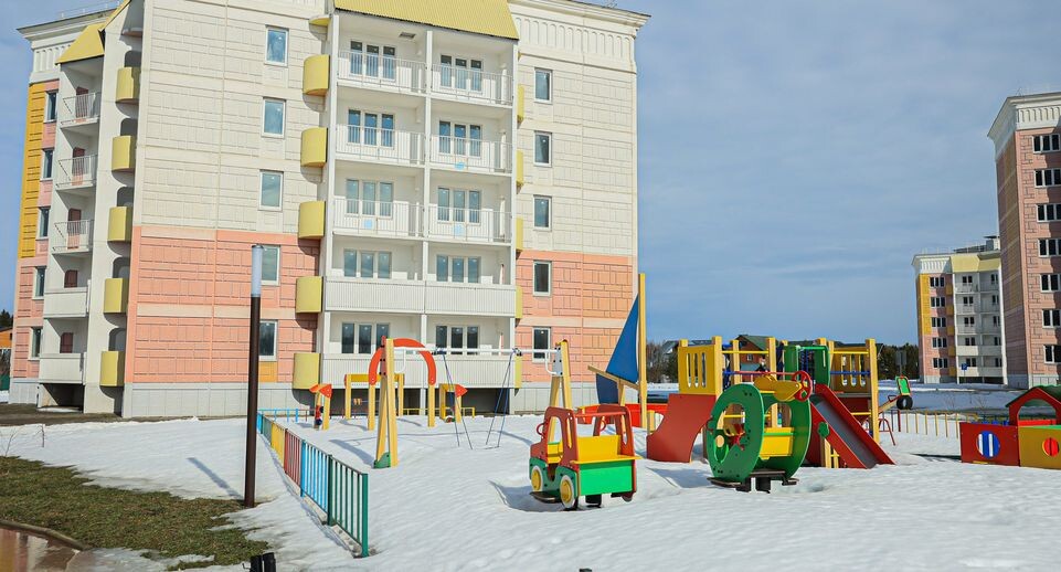    Переселенцы из аварийного жилья и Губернатор Подмосковья в Рузе / Медиасток.рф